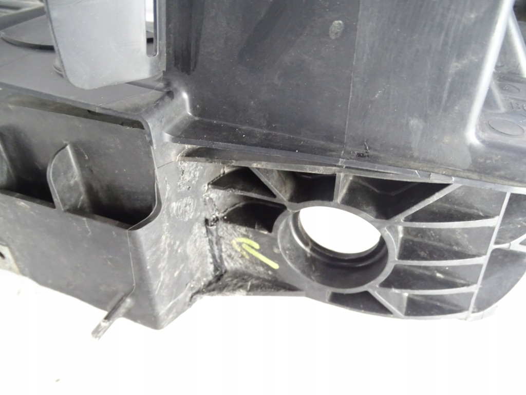 Ремінь перед передній mazda 3 bm 13-19 + балка + радіатор води Зі Шроту