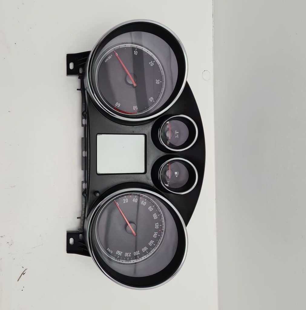 фото №1, Opel insignia a счетчик приборы eu