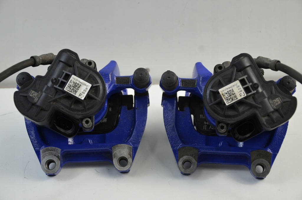 фото №12, Vw arteon r 2.0 tsi суппорты тормозные диски тормозные колодки перед задняя комплект диаметр 357mm