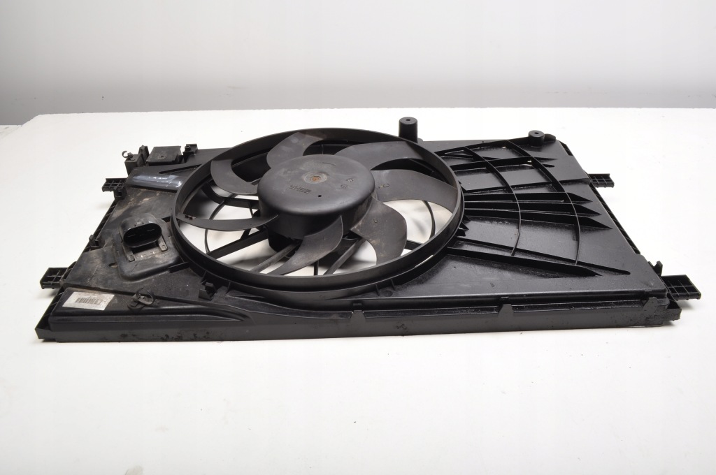 Opel insignia a 1.8 16v вентилятор радиатора 8655005 22915599 22915694 Недорого