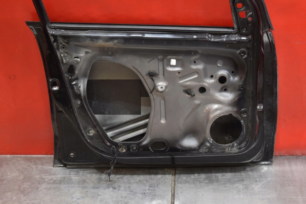 фото №15, Дверь левая перед передние чёрные vw polo 5 v 6r 5d hb 09-15