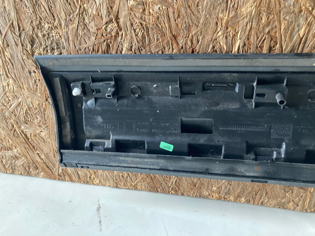 фото №6, Audi q3 левая молдинг дверь задняя 8u0853969d/e