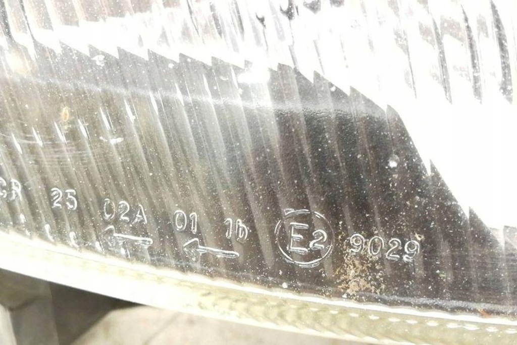 фото №10, Лампа права передня volvo v70 ii sw e29029 1.98l бензиновий 132kw 2001