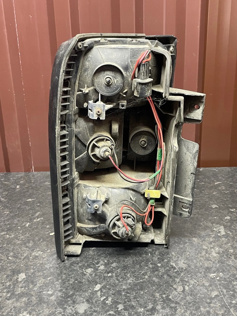 фото №8, Mitsubishi pajero 1995 лампа правий задня права задня