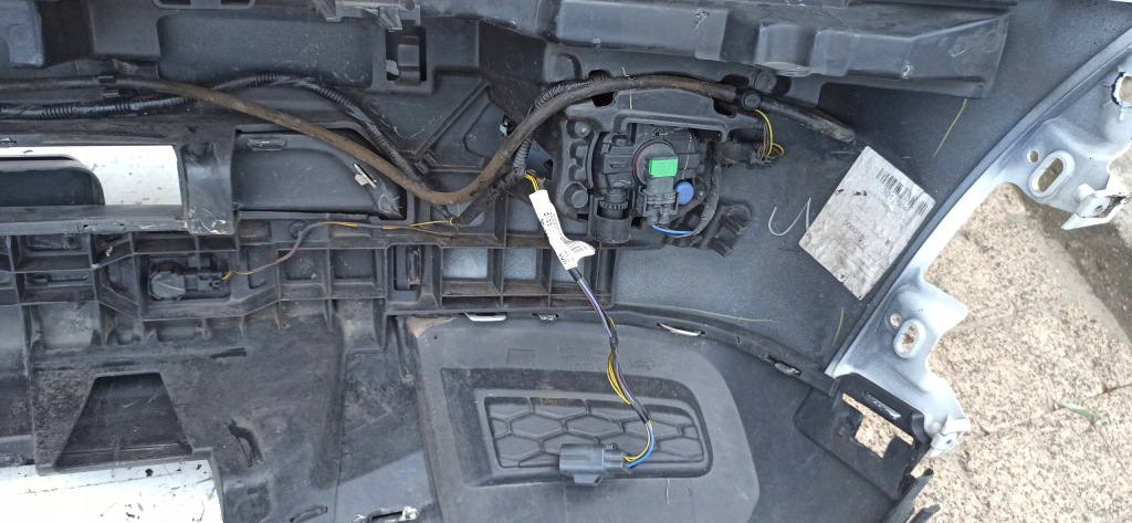 фото №16, Land rover discovery l319 iv 2009- бампер перед pdc омыватель ah22-17f775-ac