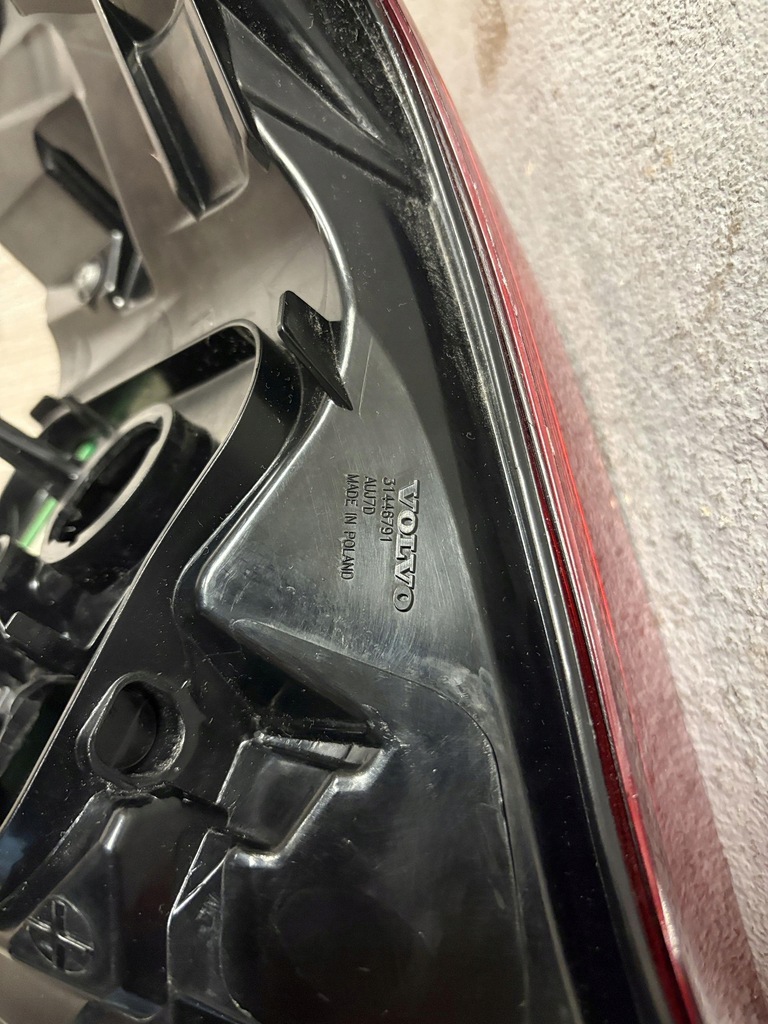 фото №14, Volvo xc40 17- лампа правый задняя 31446791