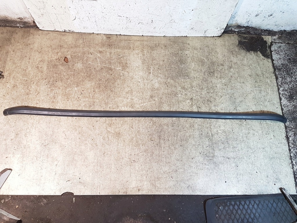 фото №1, Молдинг бампера задня mercedes w123