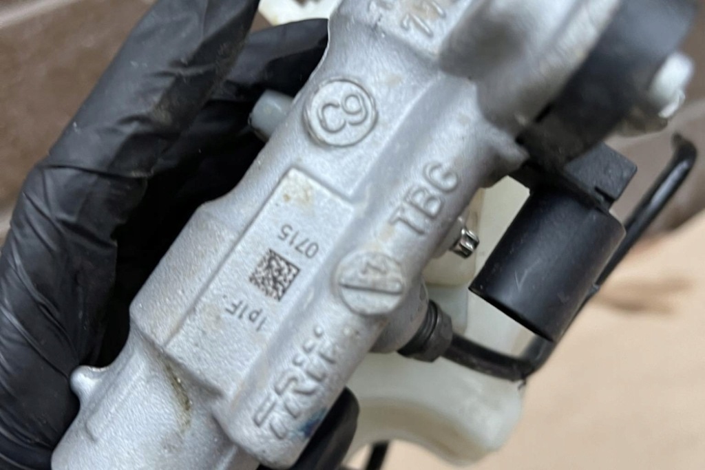 фото №8, Циліндрик гальмівний vw passat b8 3g2 5q1611301c 2014