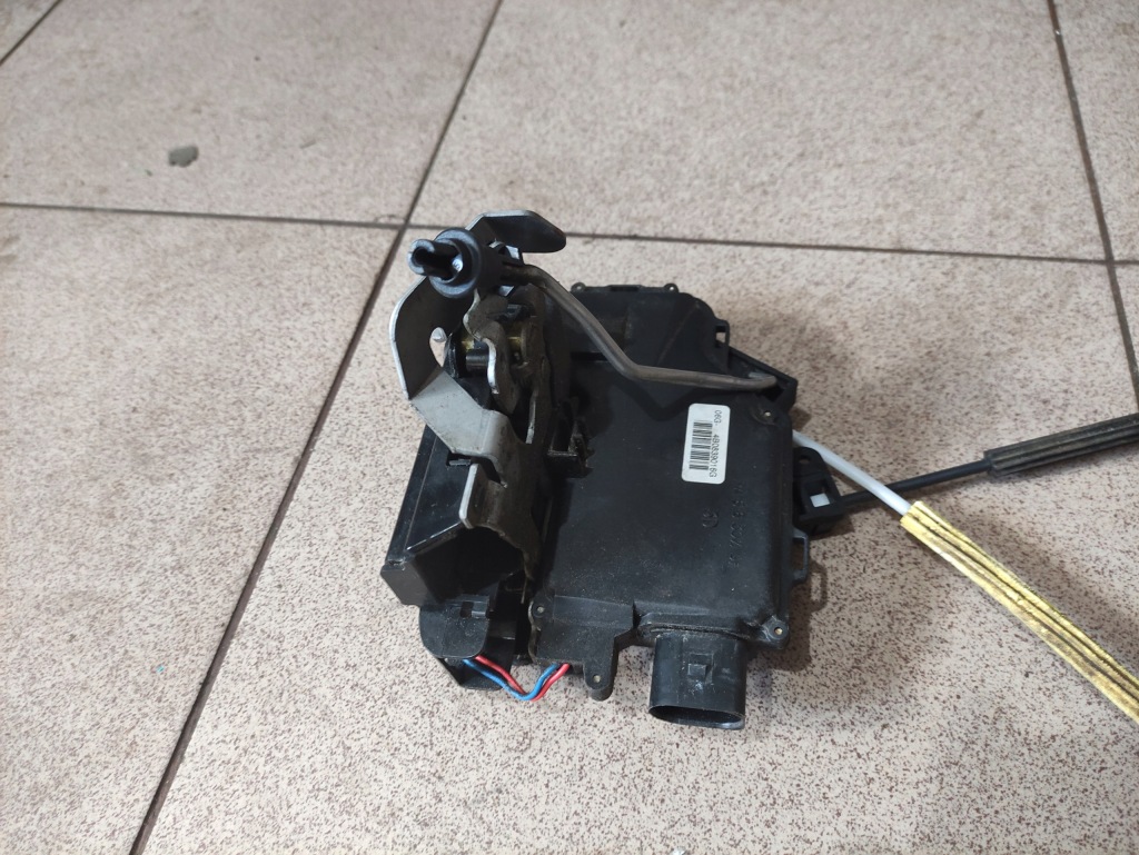 фото №4, Замок правый задняя audi a6 c5 lift