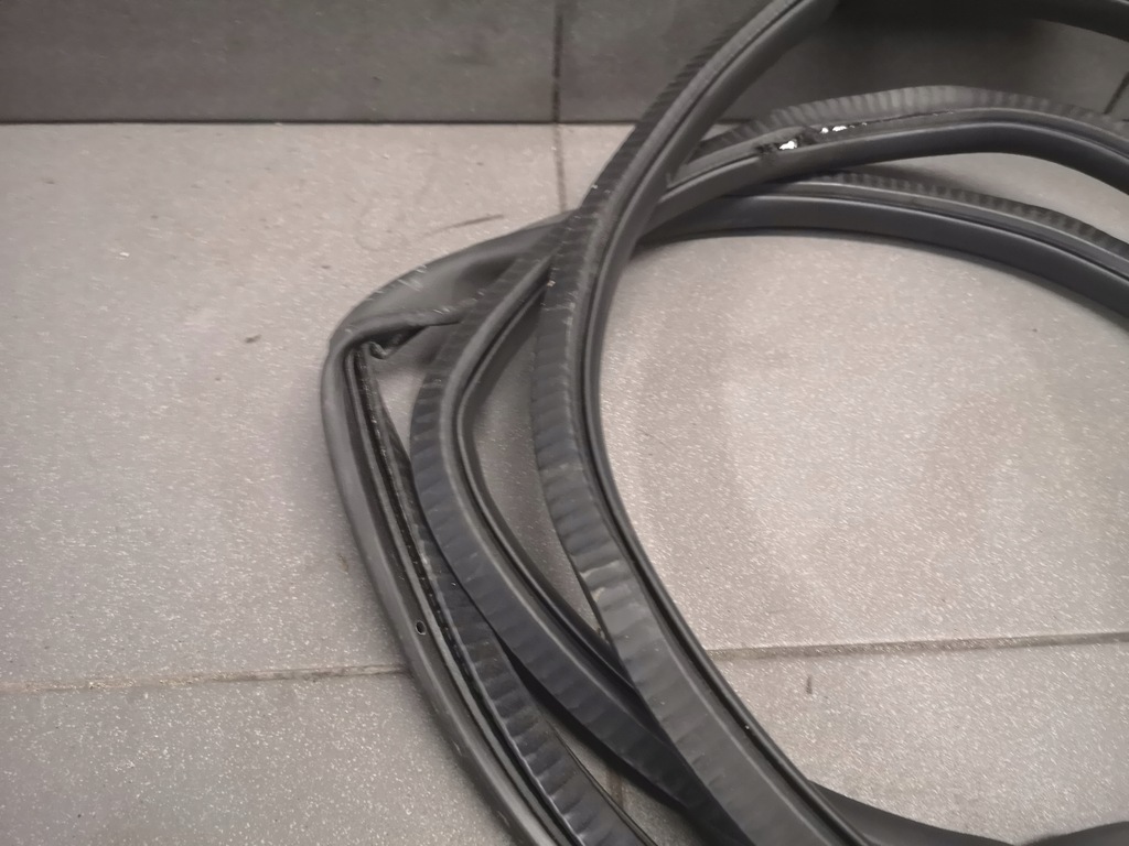 фото №8, Прокладка двері правий перед audi a8 d3