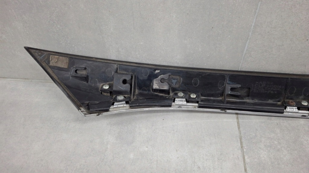 Купити Накладка молдинг кришки задній infiniti qx30 q30 15-19