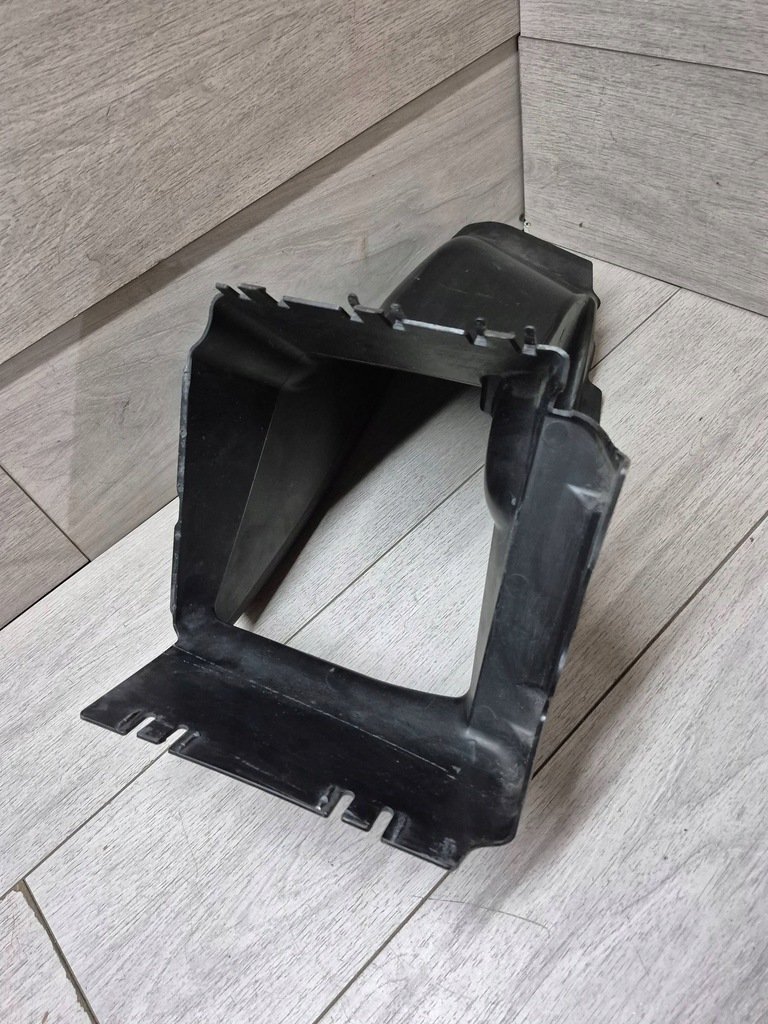 фото №6, 13086. audi rs6 воздуховод воздуха правая 4g0121674b