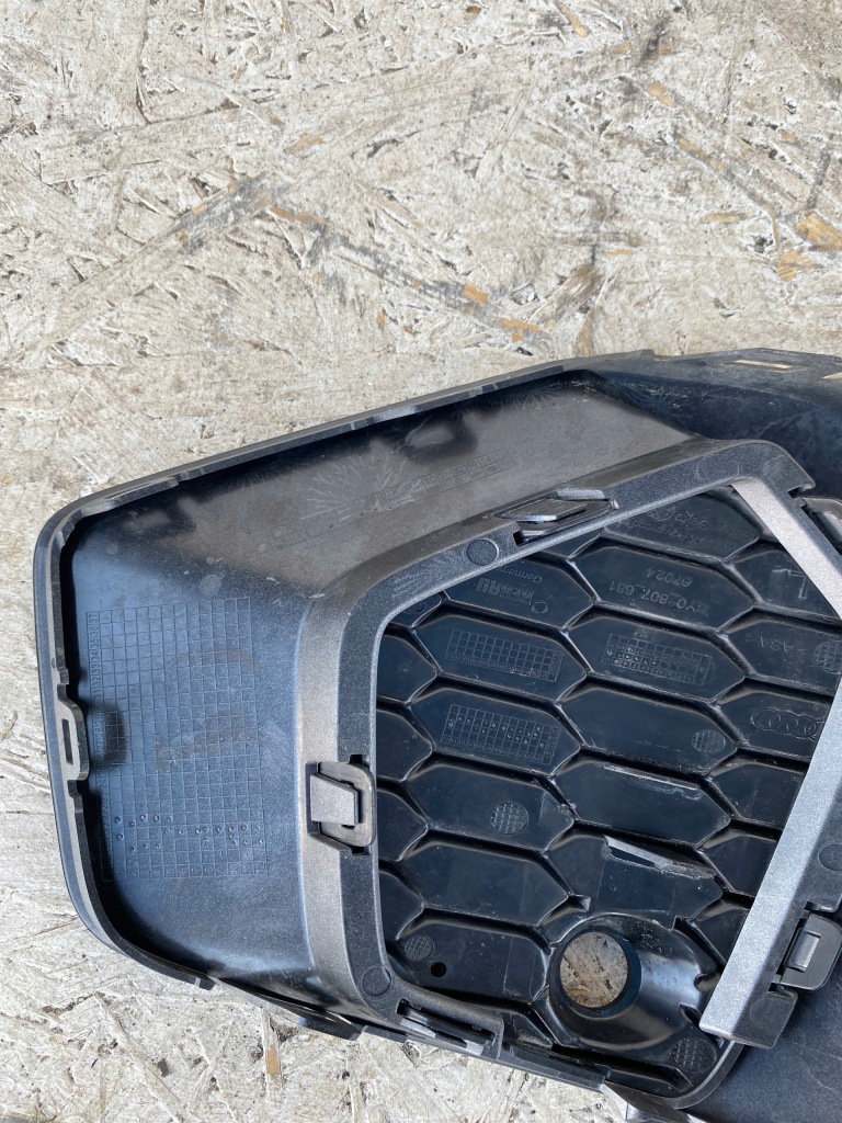 Audi a3 8y0 решітка бампера 8y0807953 Київ