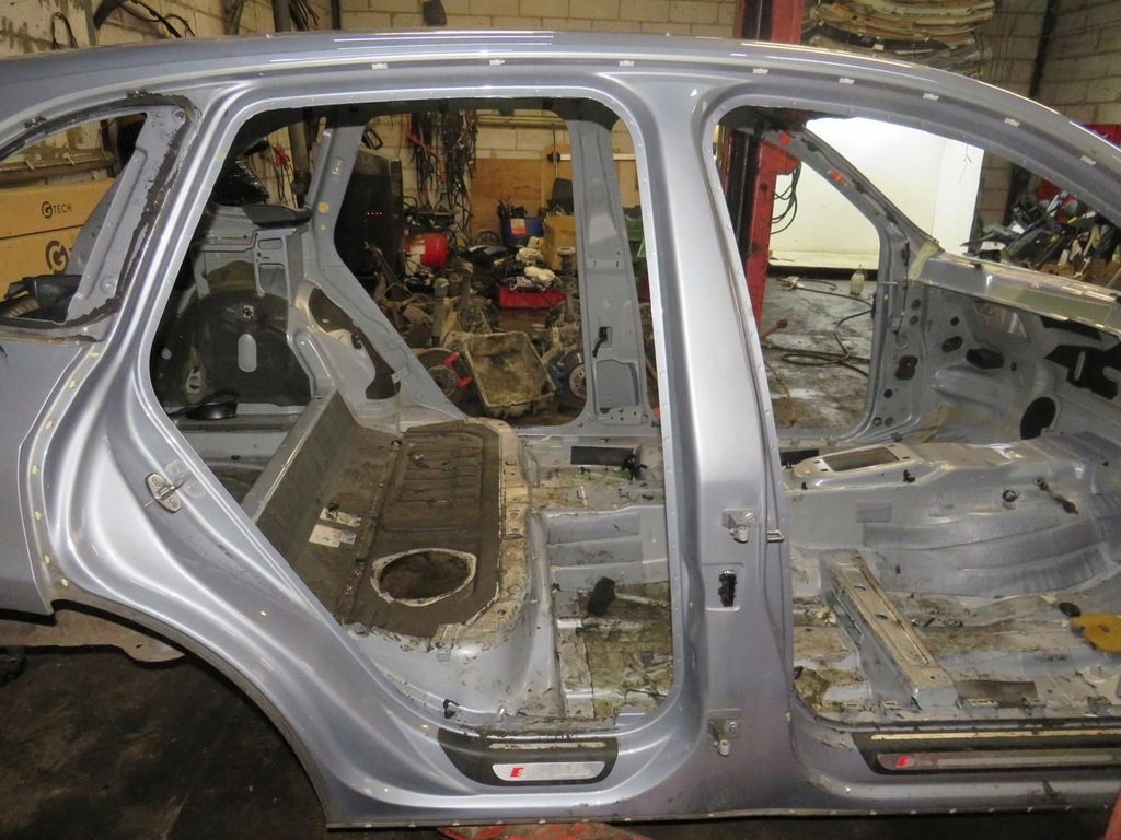 фото №1, Порог блок двигателя правый bok audi q5 8r