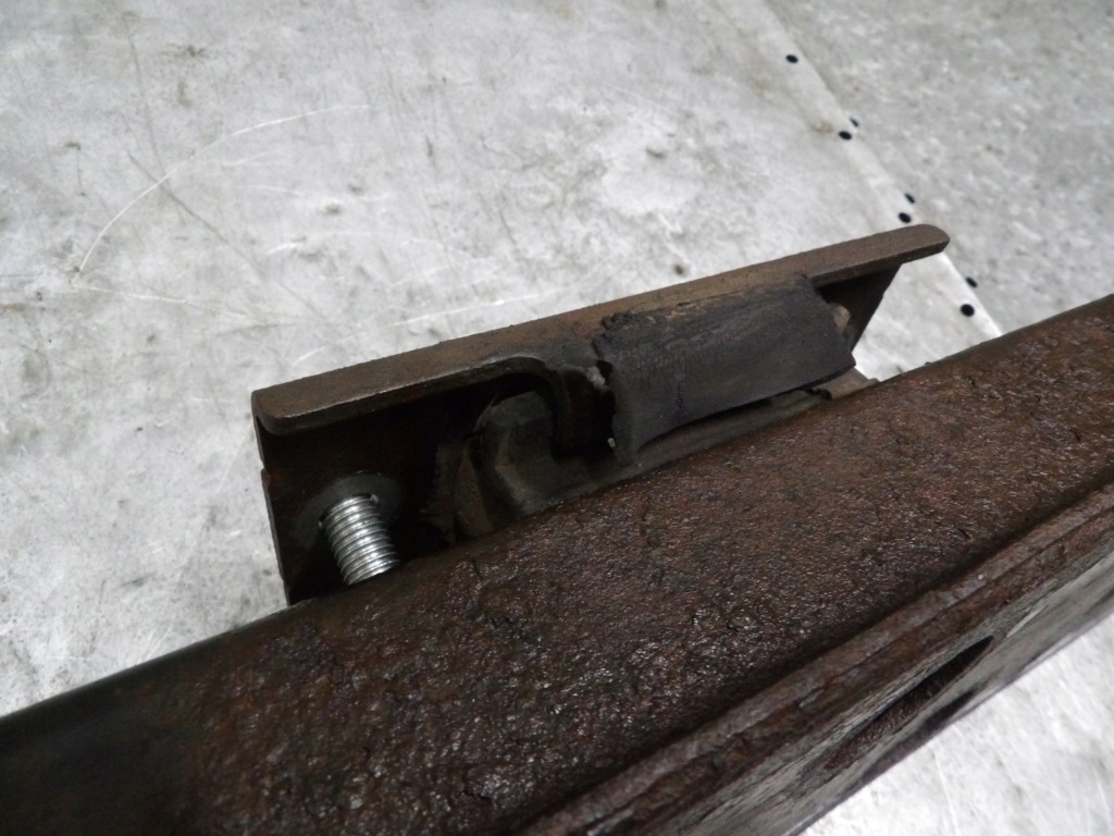 Nissan navara d40 2.5 dci підпора коробки передач подушка кронштейн Київ