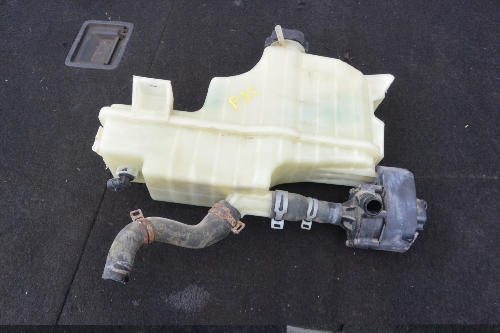 Купить Бачок расширительный помпа воды tesla model s