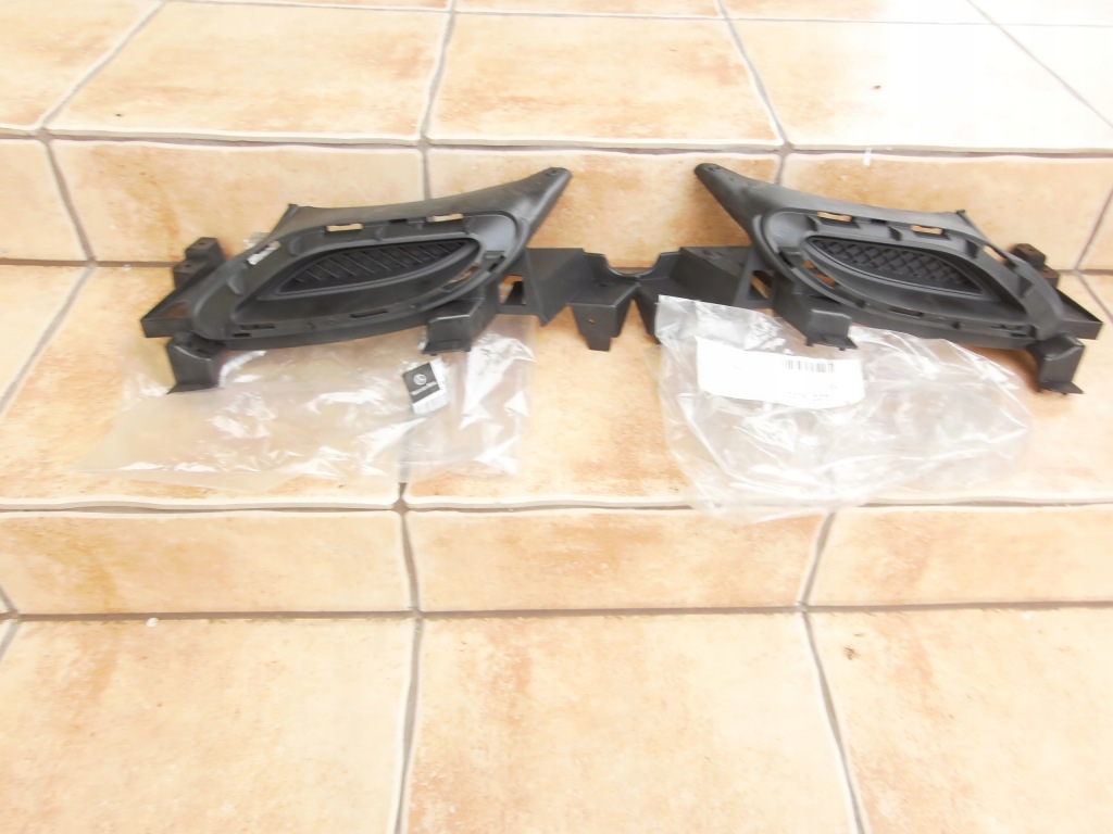 фото №1, Mercedes glc правая левая решётка бампера задняя