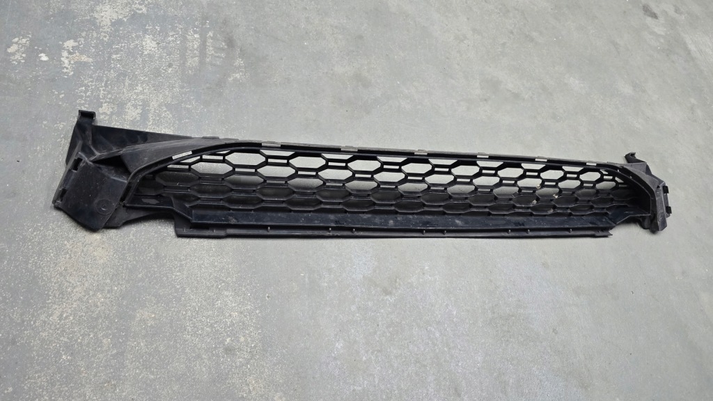 фото №1, Bmw x3 g01 середня решітка бампера перед передня