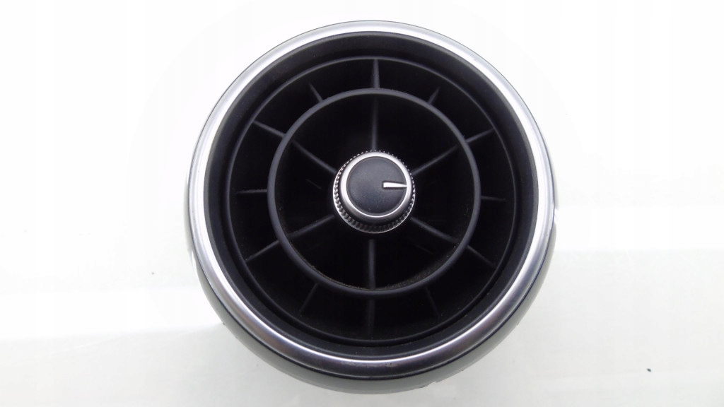 фото №1, Решётка обдув audi a1 8x 8x2820951