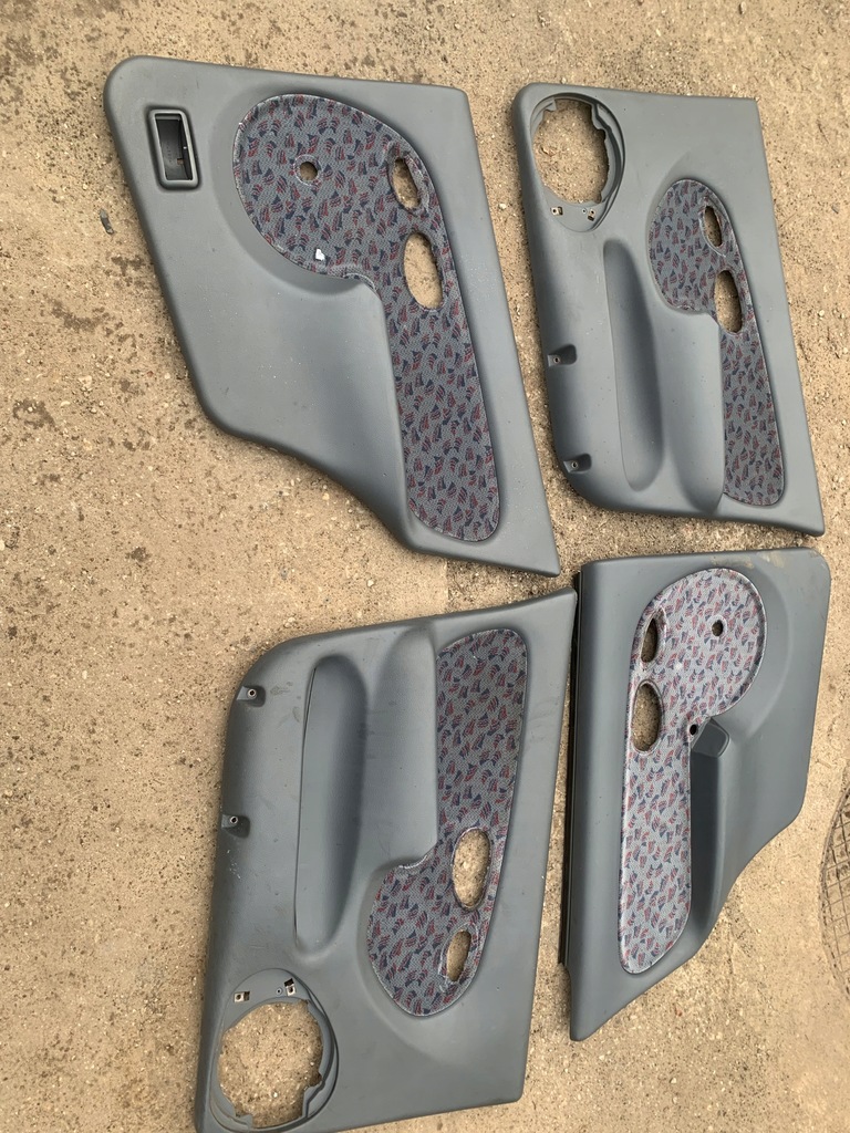 фото №1, Обшивка обшивки двері fiat palio siena комплект