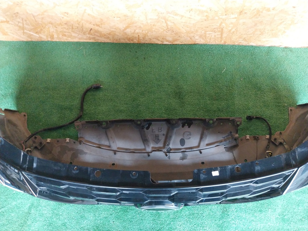 Nissan x-trail iv t33 бампер передній решітка радіатора камера 4pdc Недорого