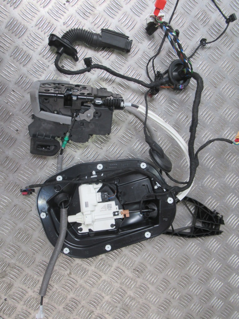 фото №4, Audi rs6 a6 4k доводчики замки жгут дверь комплект