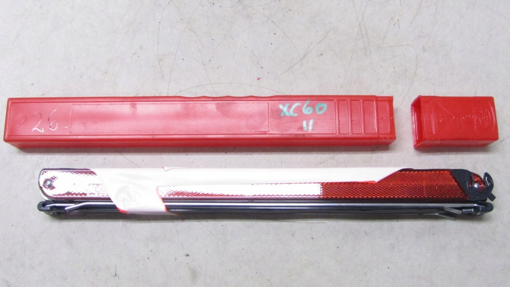 Купити Volvo xc60 ii трикутник попереджувальний 17-