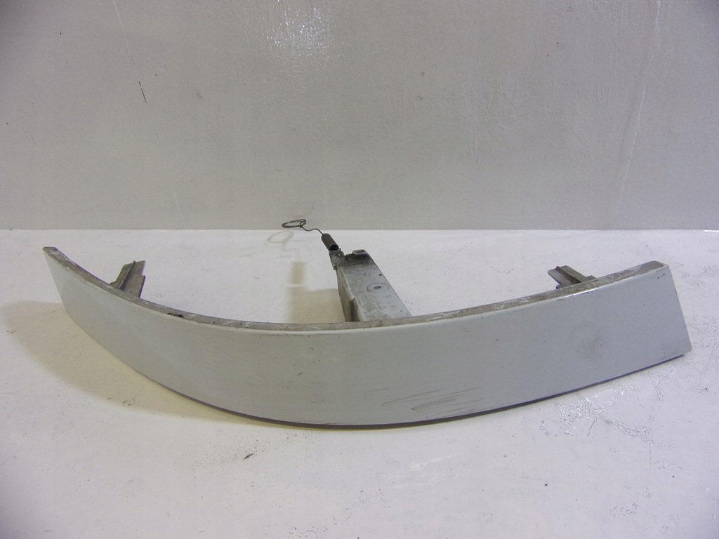 фото №1, Молдинг pod фара правая передняя renault master 2 8200197131