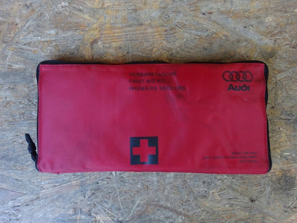 фото №1, Audi a4 b8 8k a5 8t аптечка 8k0860282