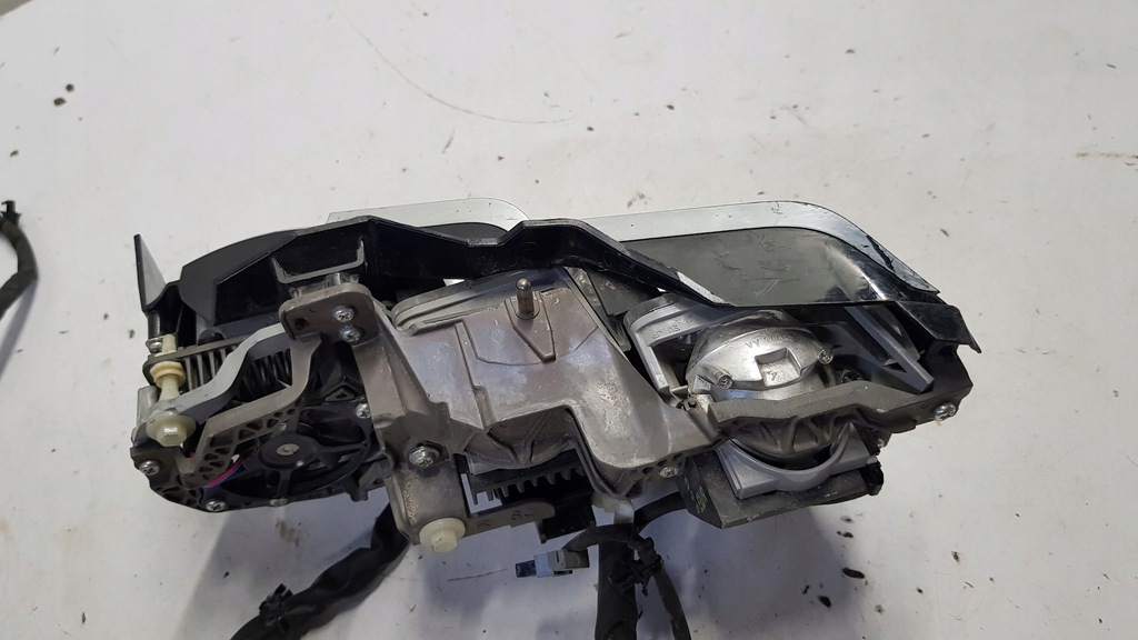 фото №11, Линза лампа правая перед lexus ux 200 250