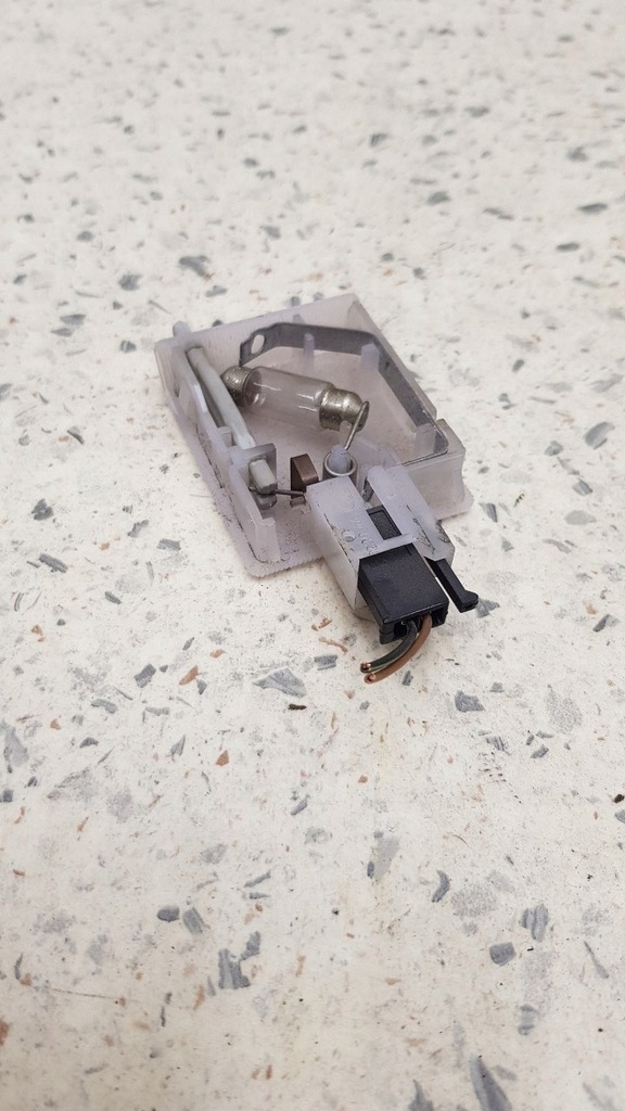 фото №3, Лампа освещение бардачка mercedes w220