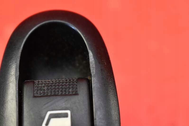 фото №10, Выключатель подъёма стекло правый перед citroen c3 pluriel 1 i 02-10