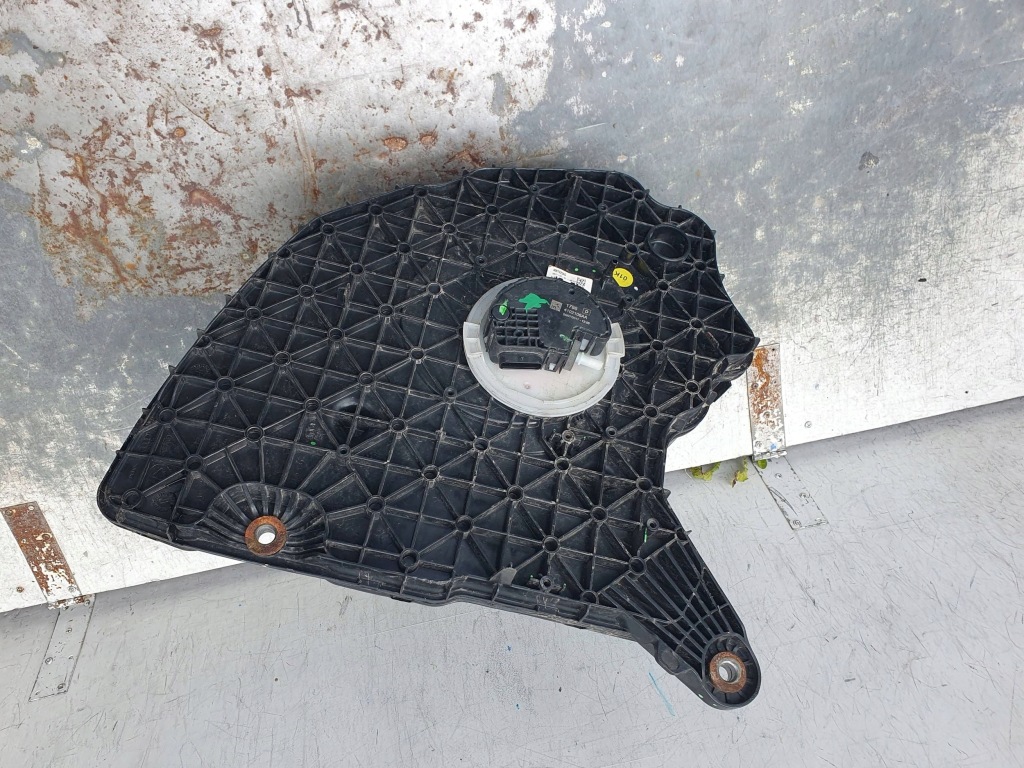 Audi a4 b9 8w0 бак жидкость adblue Недорого