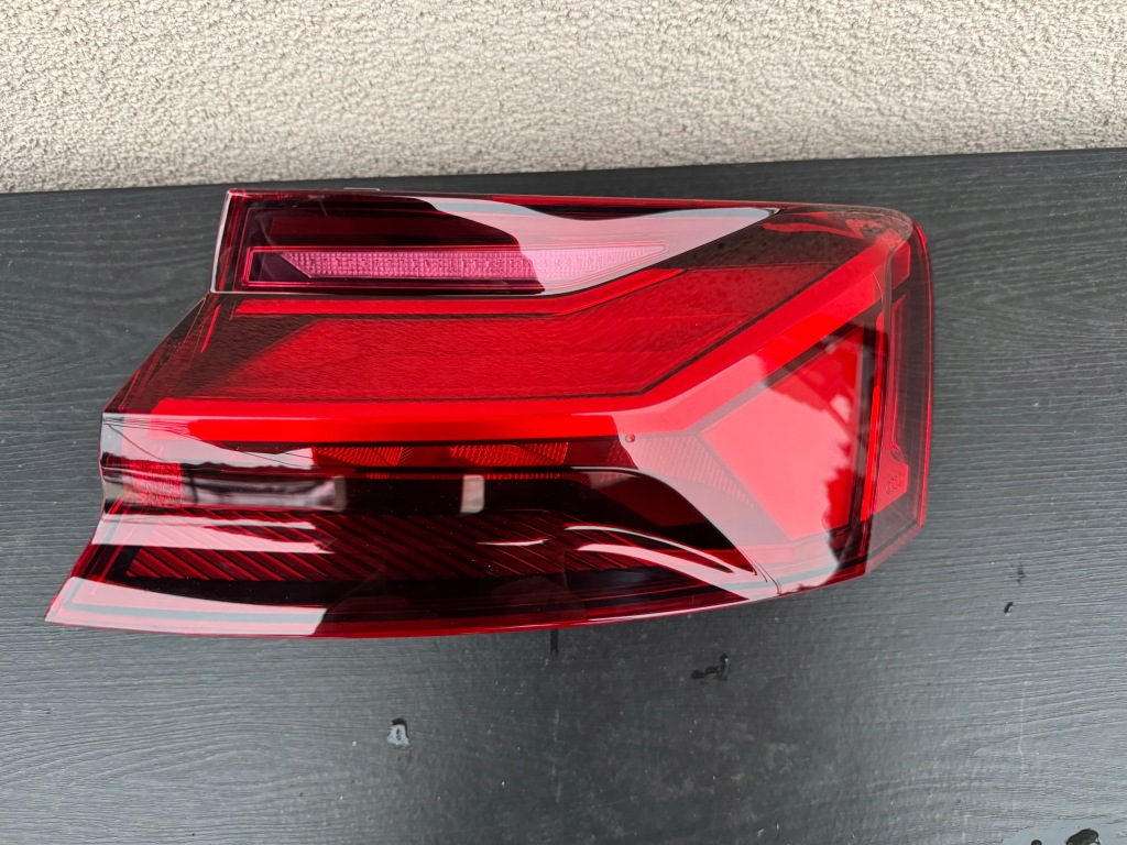 Купити Audi a5 2 8w6 рестайлінг  фара задній задня правий matrix led 8w6945092aa