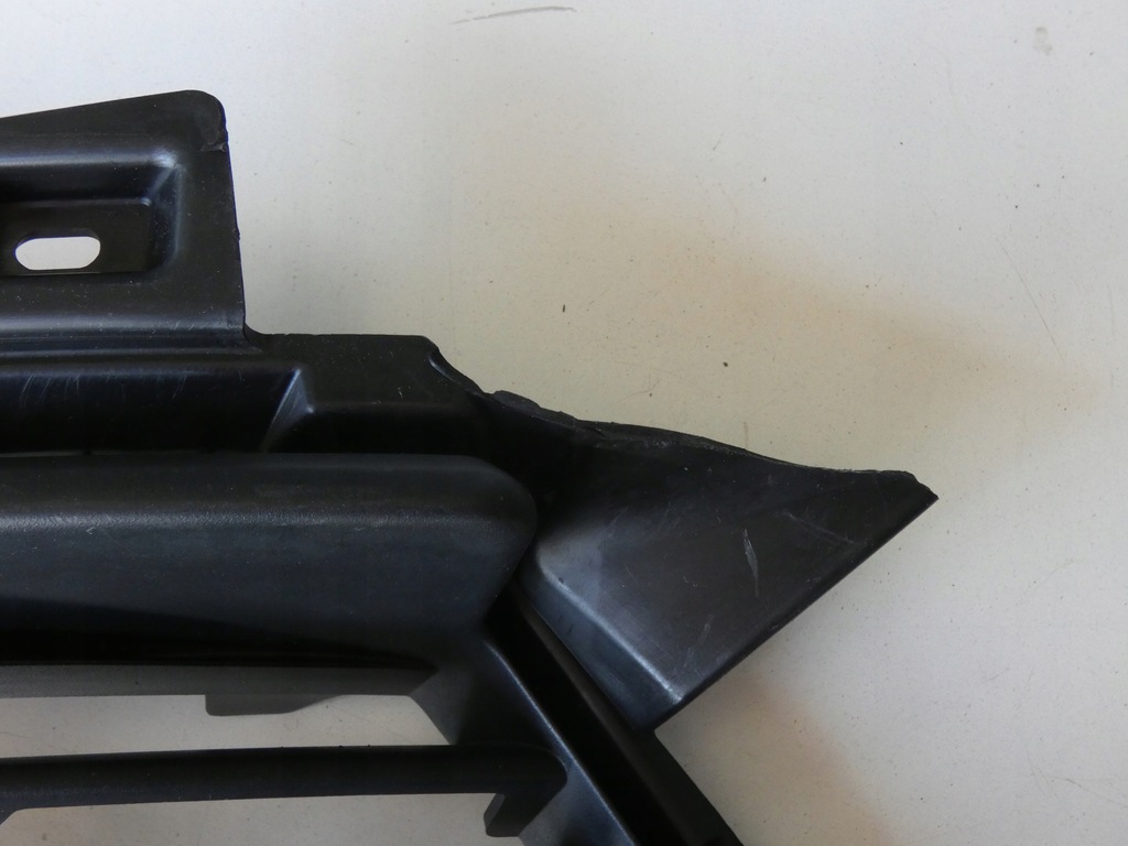 фото №7, Решётка бампера peugeot 308 правая i левая 247.