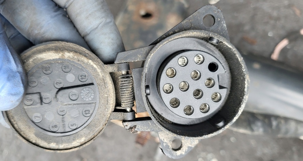 Фаркоп  буксирувальний oris mercedes ml w164 оригінальний номер a1643100937 в Україні