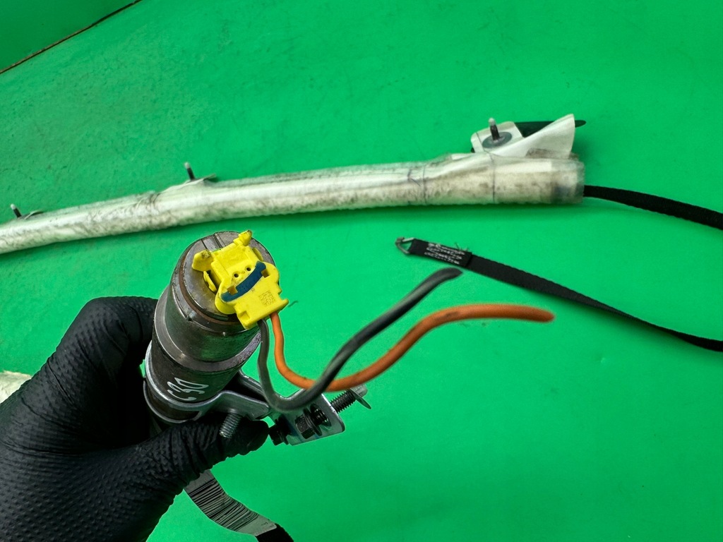 фото №7, Шторка безопасности воздушная правая боковая подушка безопасности volvo c30 06-