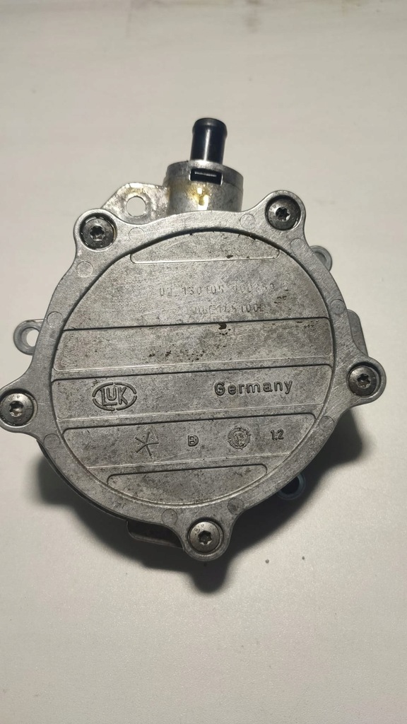 фото №1, Насос вакуумный audi a6 4b2, c5 06e145100d 2.4l бензиновый 125kw 2005