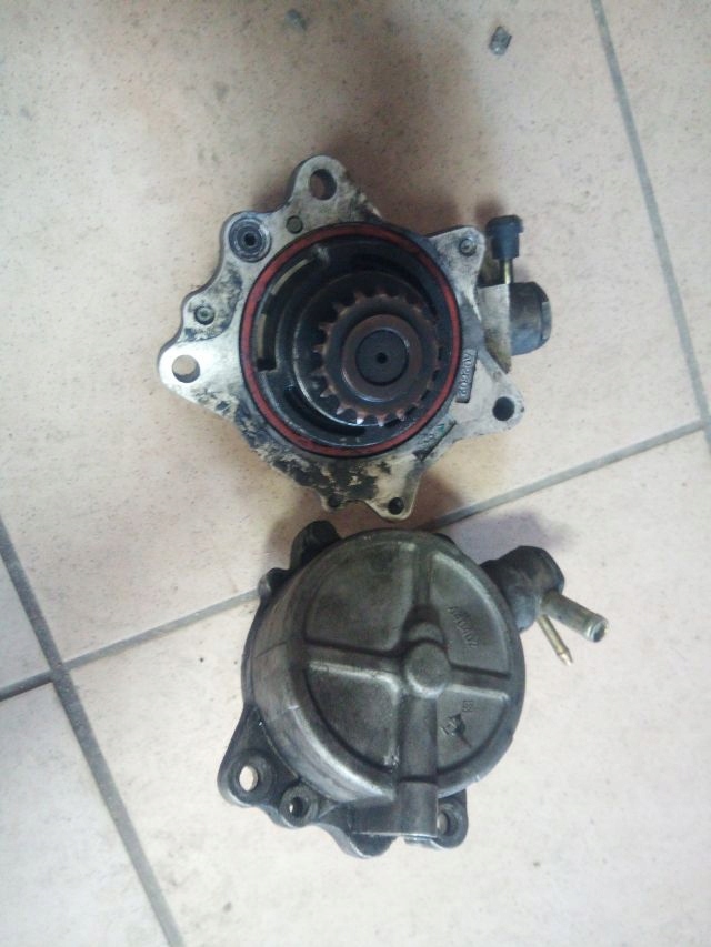 фото №1, Nissan primera p12 2.2 dci насос вакуум