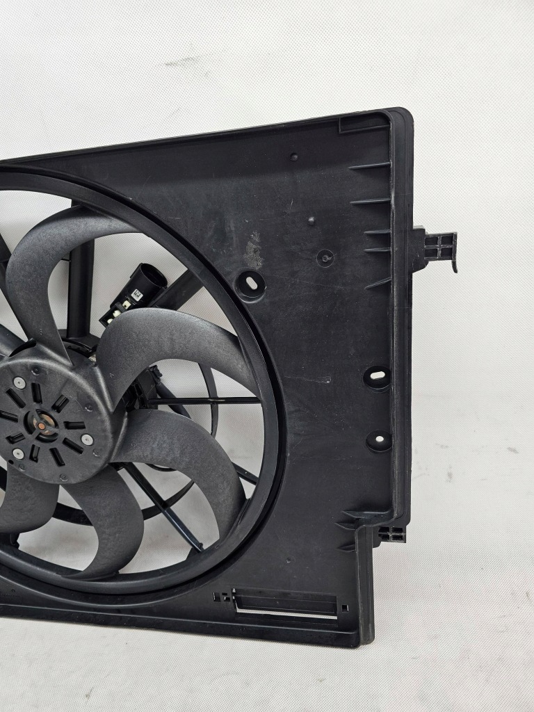 Volvo xc40 2 2017+ вентилятор радиатора t3 t4 t5 32222109 Цена