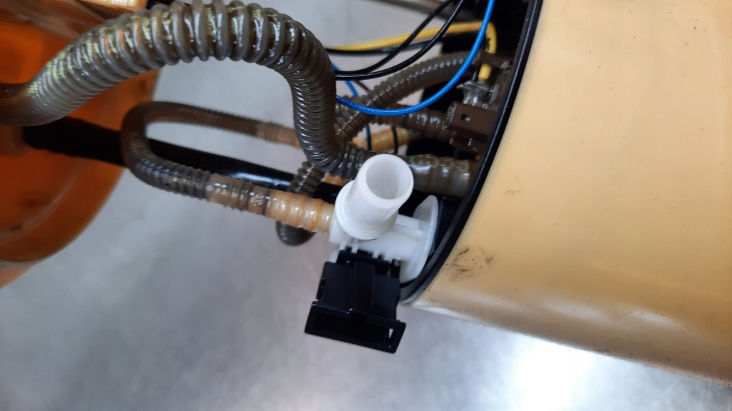 фото №8, Насос топлива 31273964 volvo s60 ii v60 xc60 xc70 v70 iiis80 ii 2.0 d3 163km