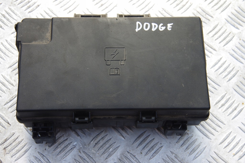 фото №8, Коробка запобіжників dodge durango iii jeep wk2