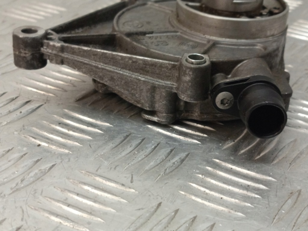 Bmw f30 насос вакуум 0710336182a с Разборки