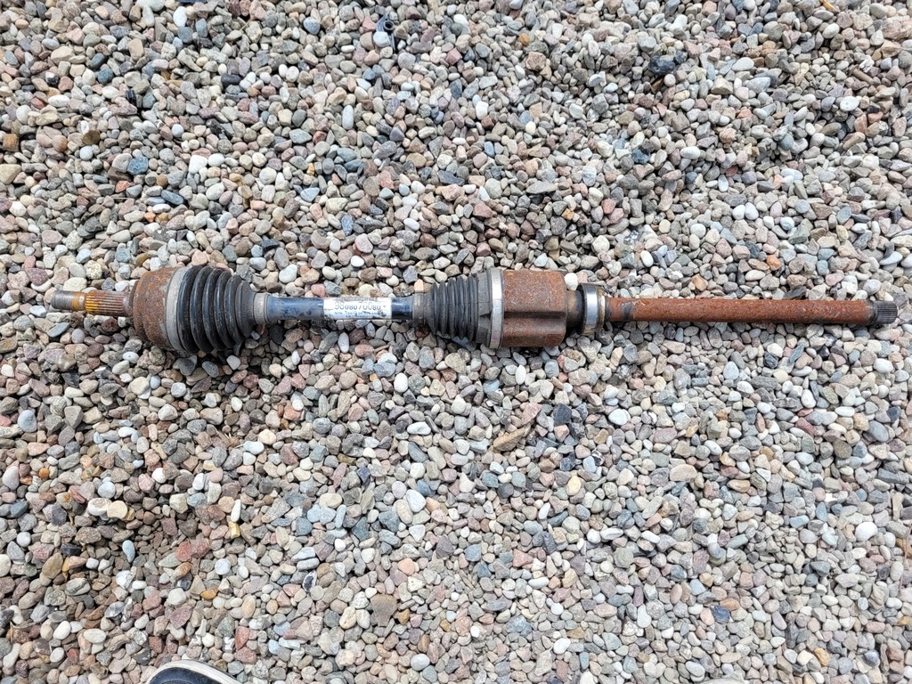 фото №1, Приводной вал правая peugeot 3008 ii 9808076080 2.0 blu aut