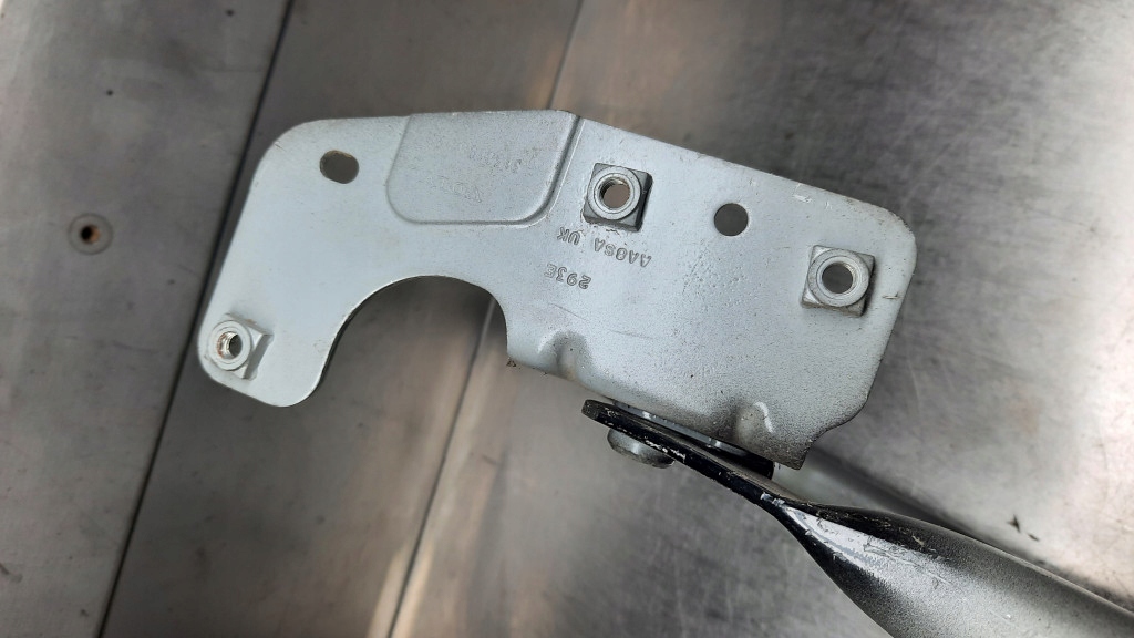 фото №10, Петля крышки багажника volvo s60 ii 31301984 31301983