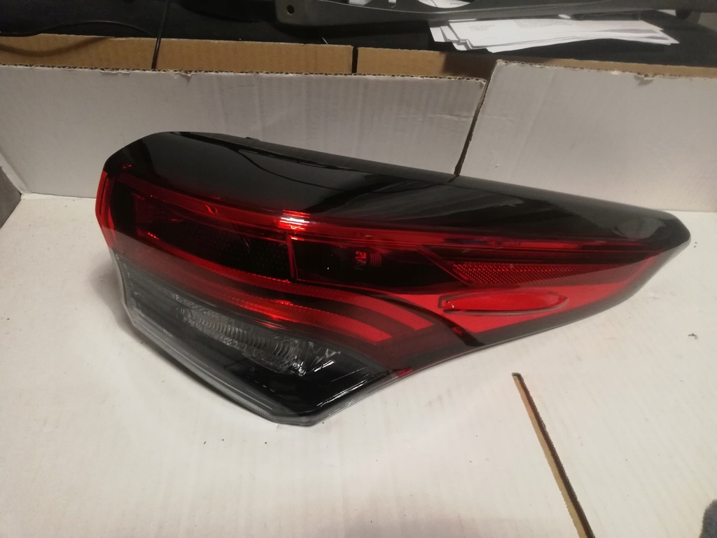 фото №1, Toyota highlander 19- лампа задняя правая europa