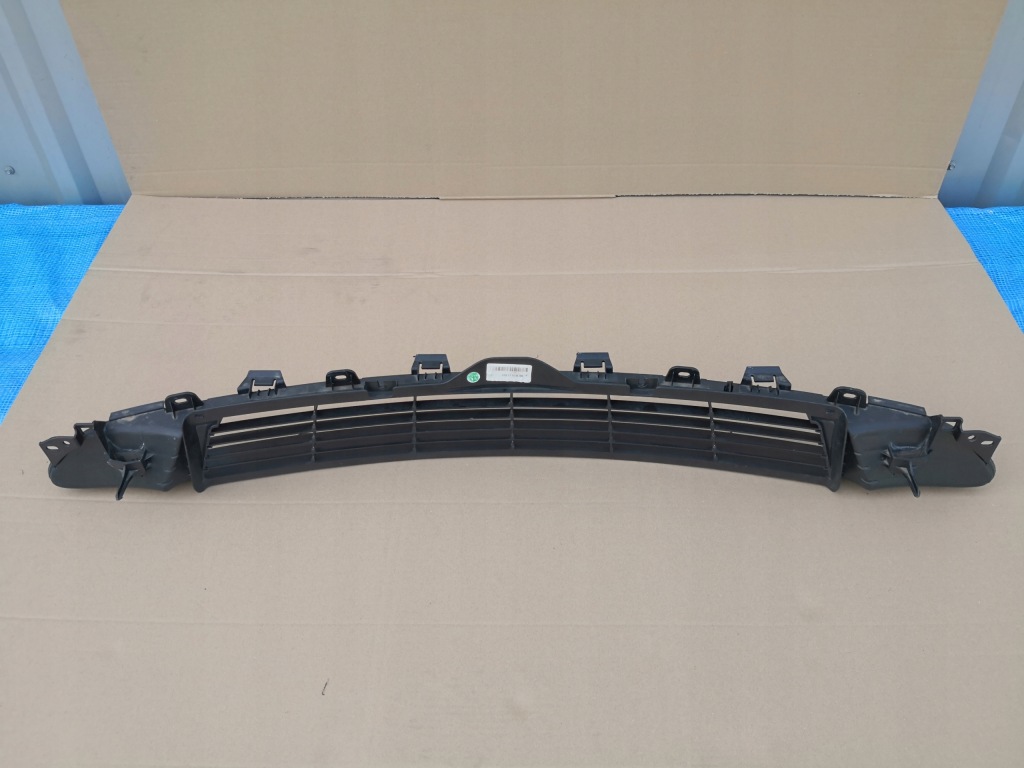 фото №7, Решётка средняя бампера передний tesla 3 lift