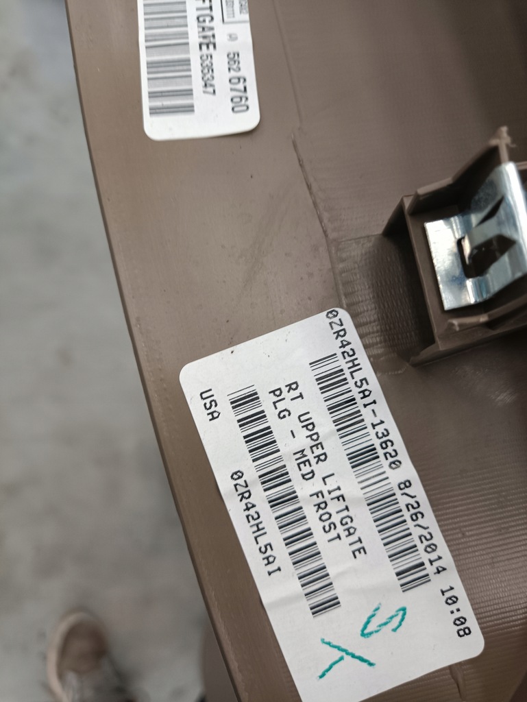 фото №8, Chrysler town country защита крышки багажника верхний