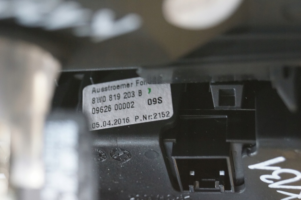 фото №9, Решётка обдув задняя audi a4 b9 8w0819203b