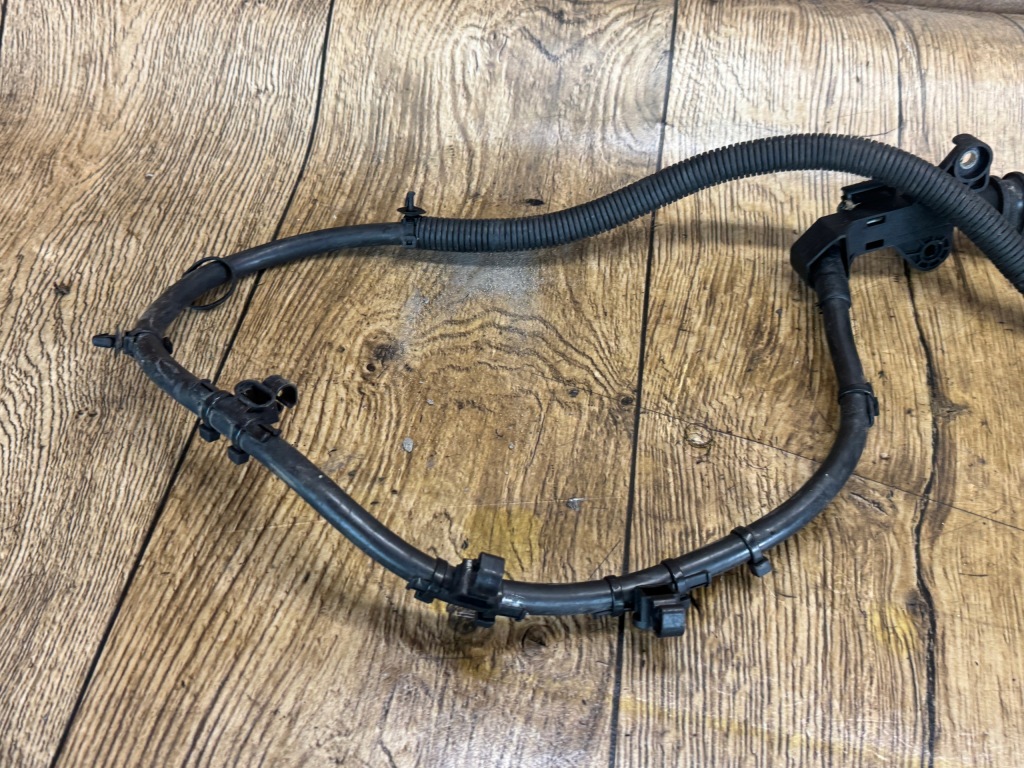 Купити Audi a6 c6 шланг клема плюсова акумулятор стартер 2.7 3.0 tdi